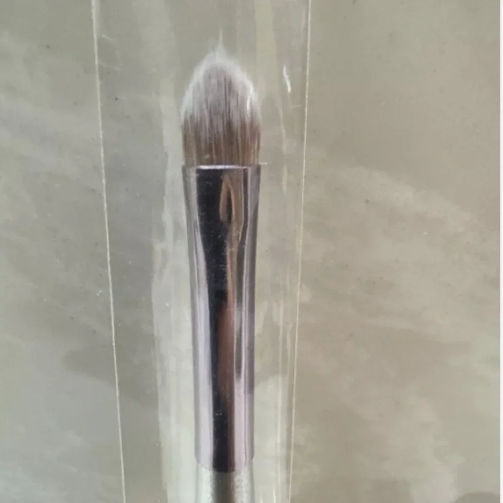 MAC Glitter Brilliant Copper Eyeshadow - 0.15 oz Bundle With 2  Brushes - Picture 2 of 5